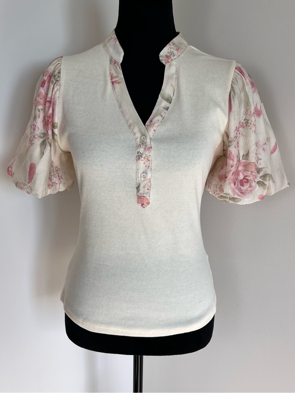 Light Yellow / Cream Cotton Ribbed Knit Blouse with Pink Floral Puff Sleeves
